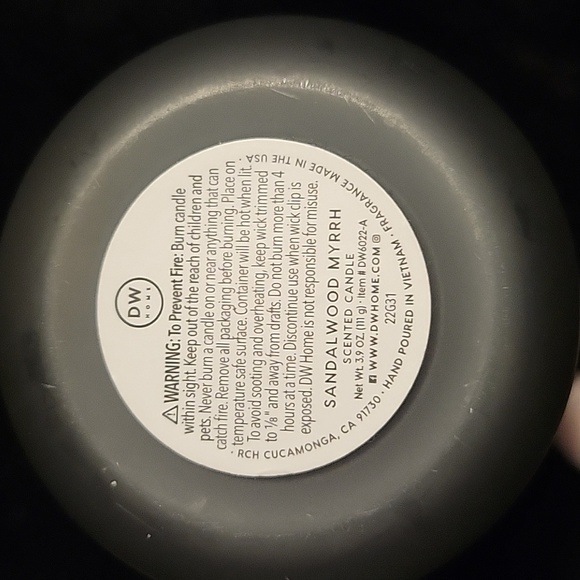 5/?25 Mini candle 3.9 oz hand poured - Picture 2 of 2